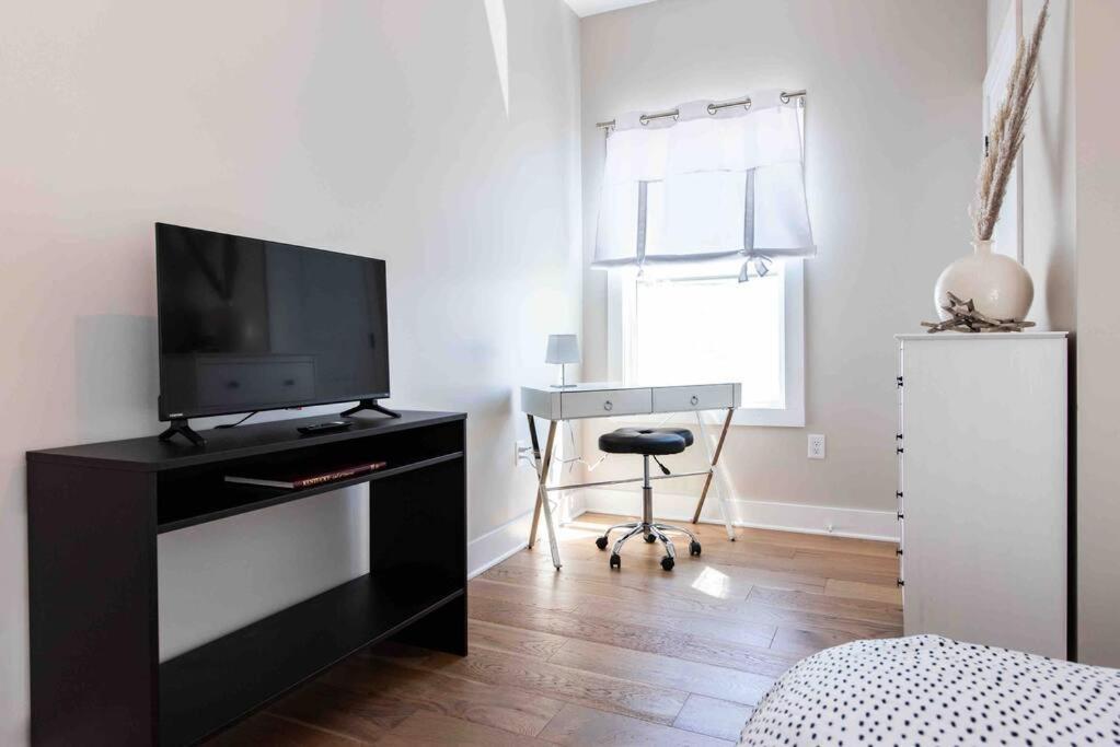 Newly Renovated 3 Bedroom Shelby Park Home **Free Parking** Louisville Ngoại thất bức ảnh