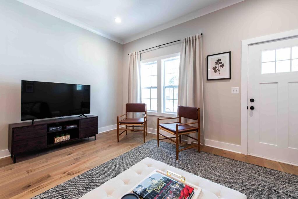 Newly Renovated 3 Bedroom Shelby Park Home **Free Parking** Louisville Ngoại thất bức ảnh